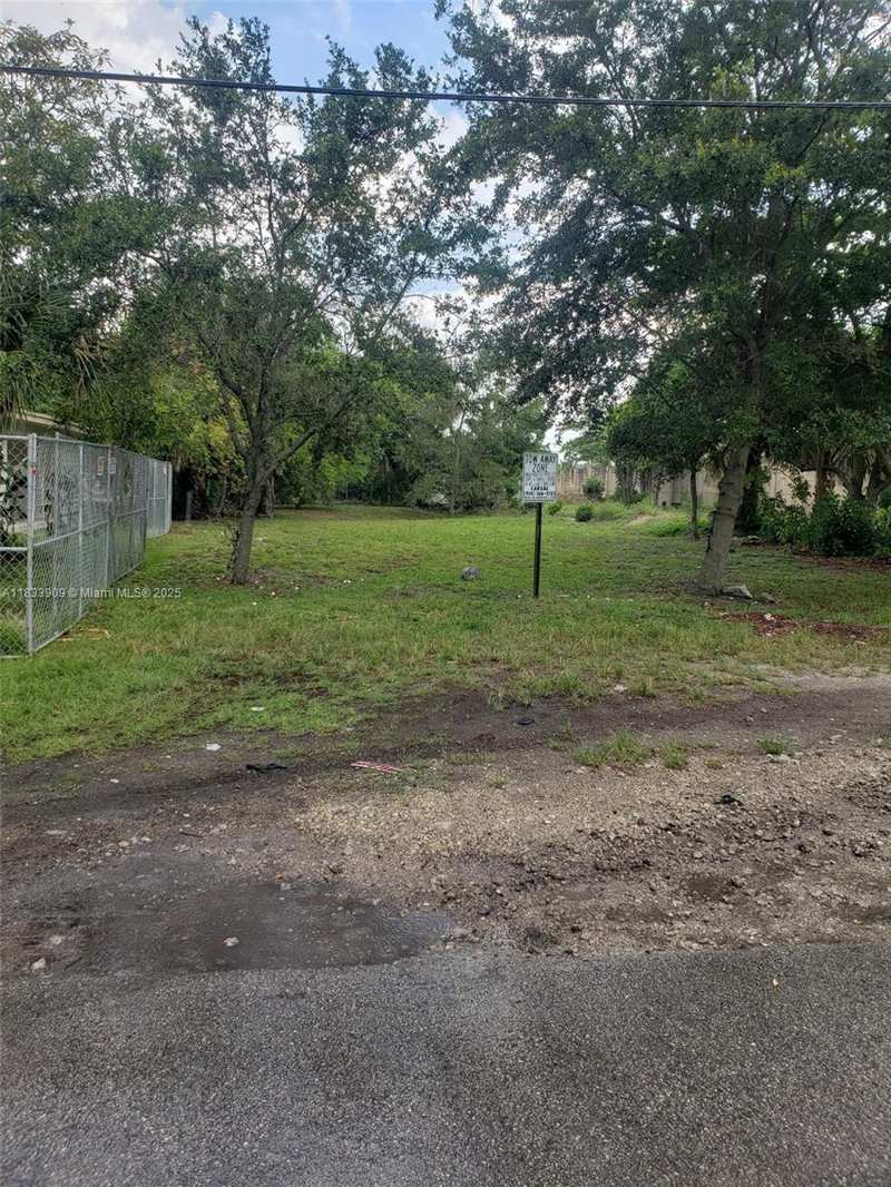894 SW 9th Ct, Pompano Beach FL 33060