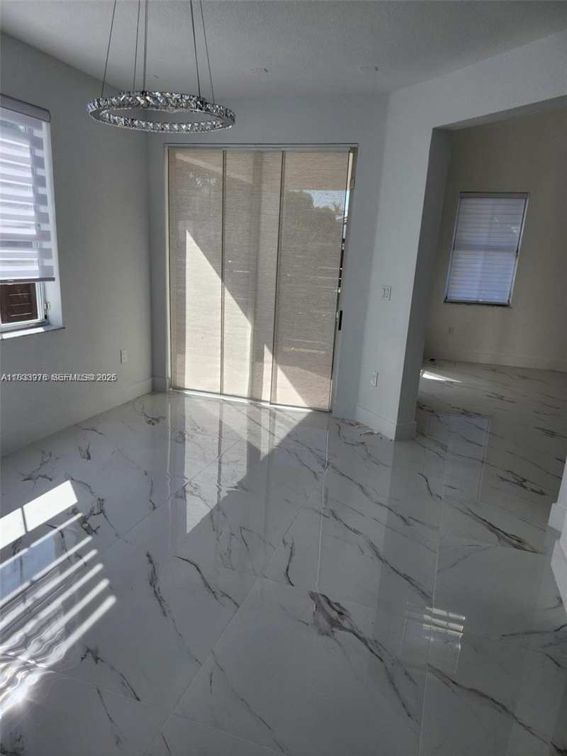 8465 NW 108th Path, Doral FL 33178