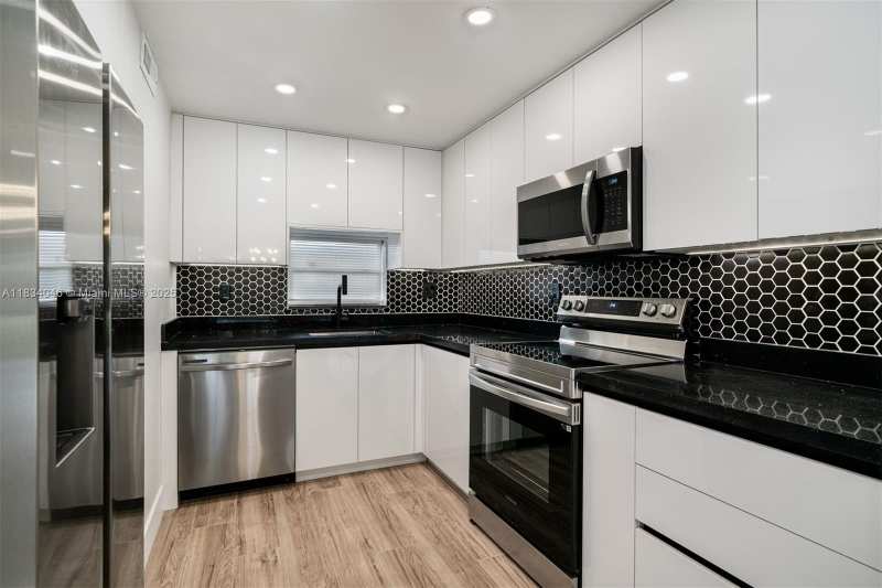 8901 S Hollybrook Blvd # 109, Pembroke Pines FL 33025