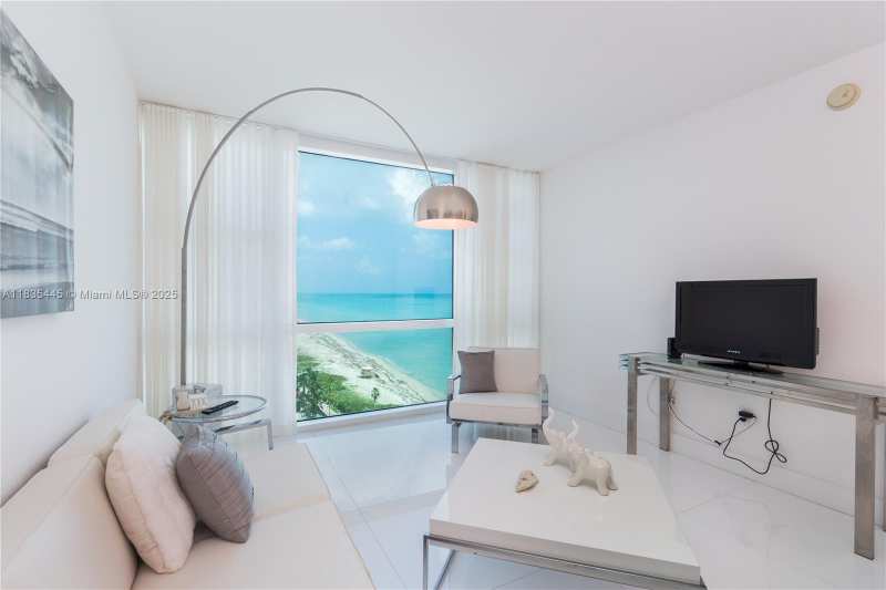 6801 Collins Ave # 1415, Miami Beach FL 33141