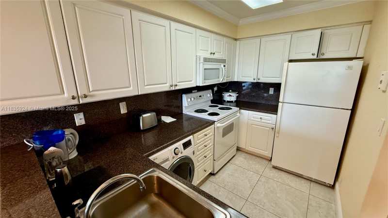 2501 S Ocean Dr # 427, Hollywood FL 33019