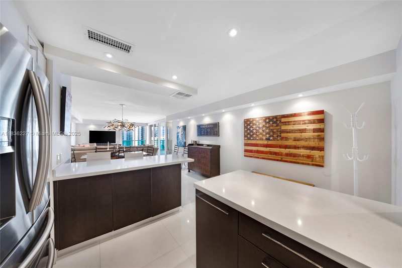 100 Bayview Dr # 1905, Sunny Isles Beach FL 33160