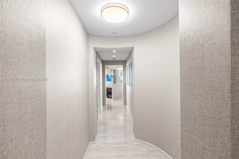 551 N Fort Lauderdale Beach Blvd # R2205, Fort Lauderdale FL 33304