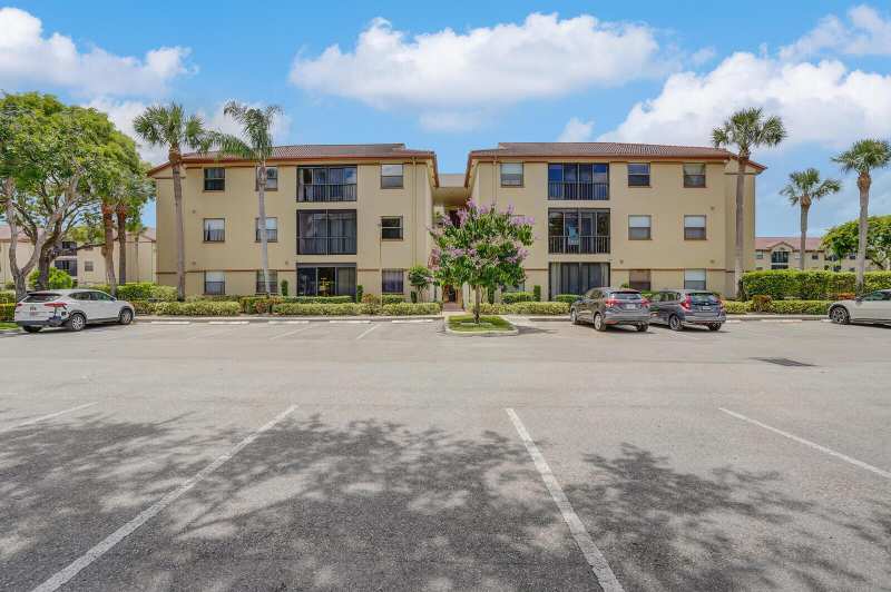 5155 Europa Drive # I, Boynton Beach FL 33437