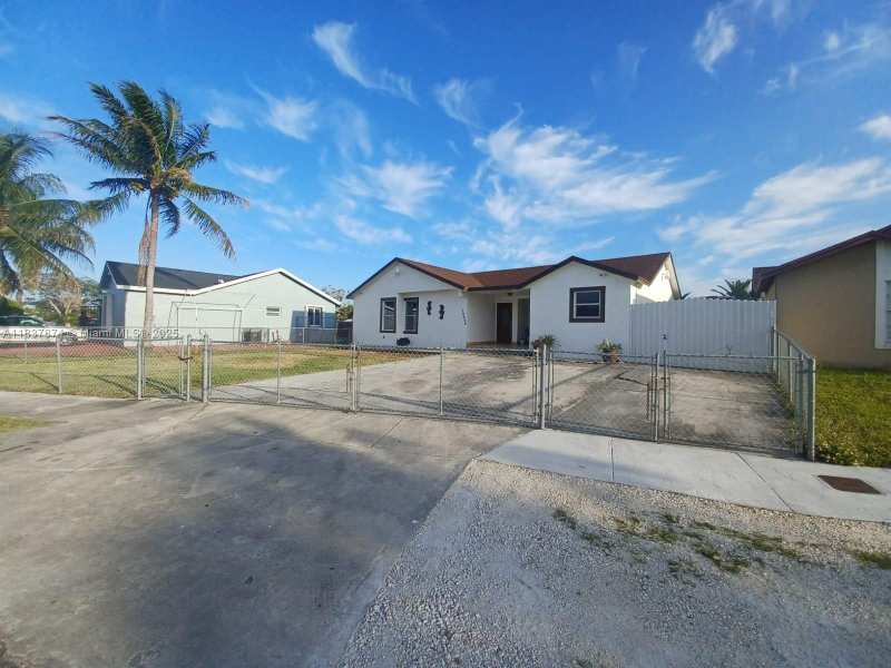 12554 SW 211th Ter, Miami FL 33177