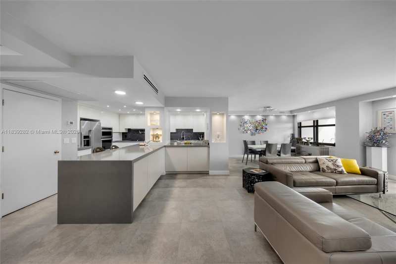 9801 Collins Ave # 16U, Bal Harbour FL 33154