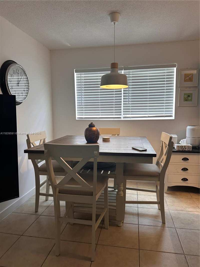 1100 NE 1st Ct # 103, Hallandale Beach FL 33009