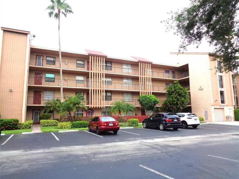 7320 Lake Circle Drive # 101, Margate FL 33063