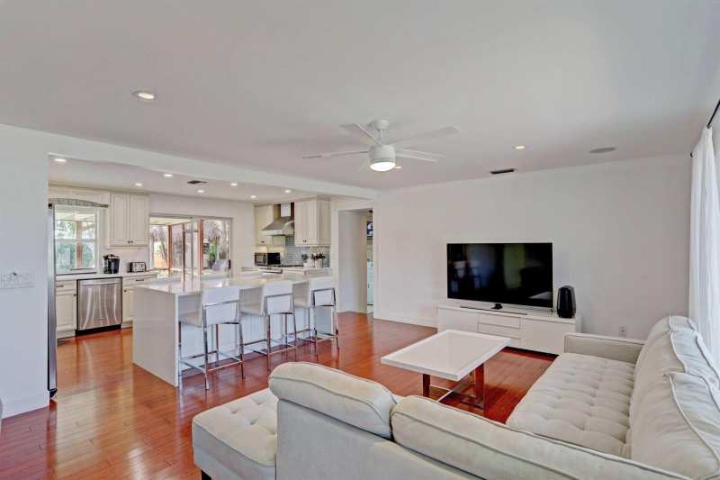 7115 Venetian Way, West Palm Beach FL 33406