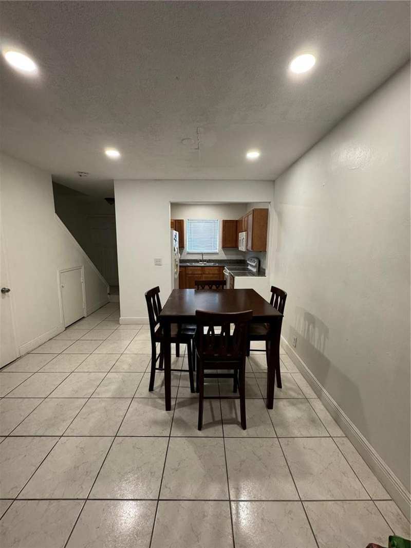 2452 Taylor Street # 204, Hollywood FL 33020