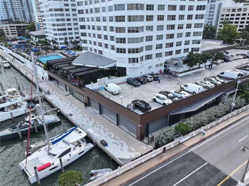 801 Brickell Bay Dr, Miami FL 33131