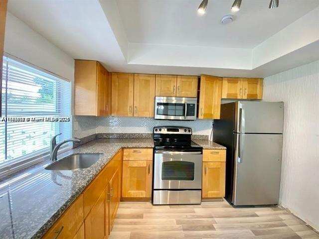 6521 NW 21st St, Sunrise FL 33313