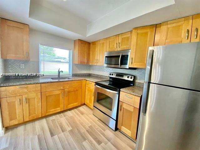 6521 NW 21st St, Sunrise FL 33313