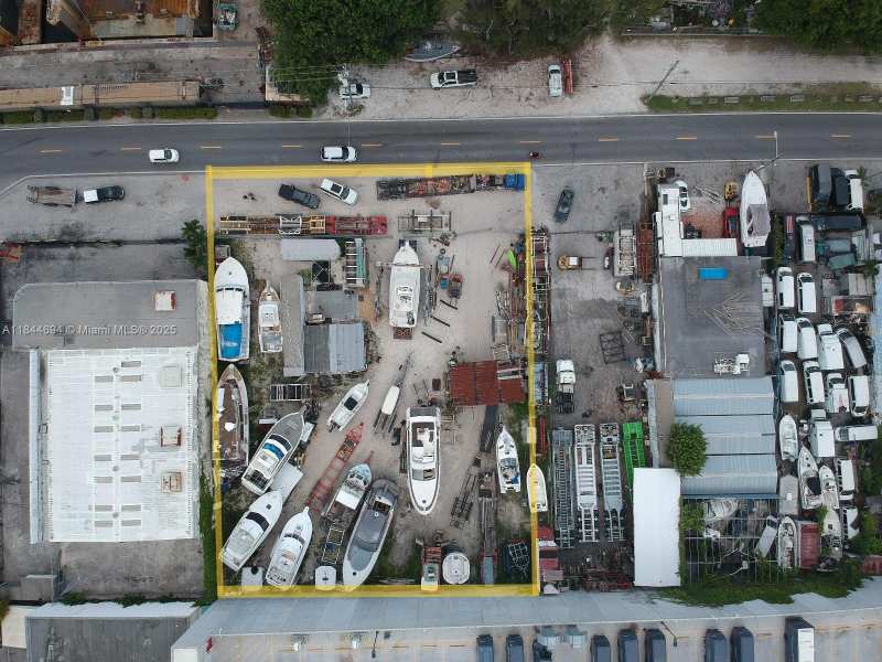 3390 NW River Dr, Miami FL 33142