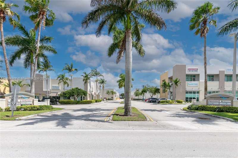 14271 SW 120th St, Miami FL 33186