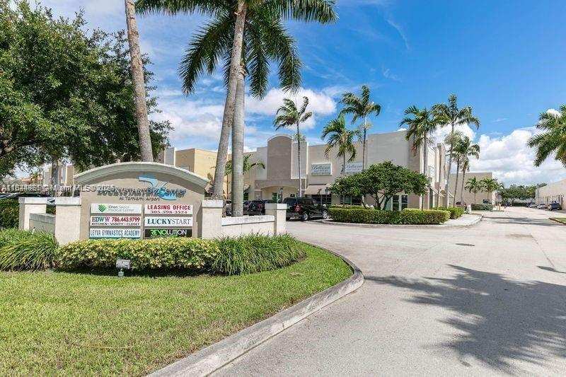 14271 SW 120th St, Miami FL 33186