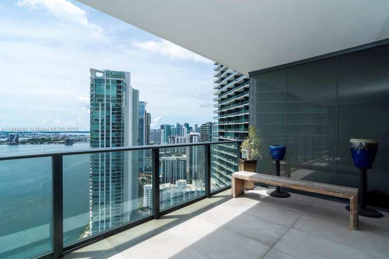 650 NE 32nd St # 4206, Miami FL 33137