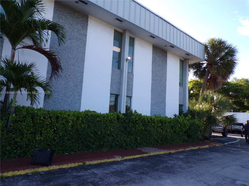 1900 N University Dr # 103, Pembroke Pines FL 33024