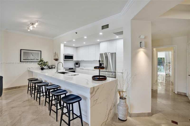 3700 Island Blvd # C206, Aventura FL 33160