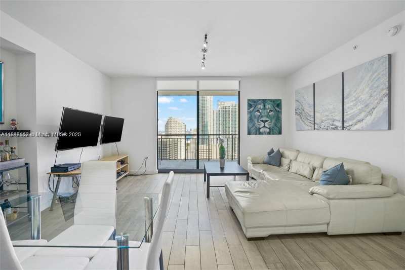 999 SW 1st Ave # 2717, Miami FL 33130