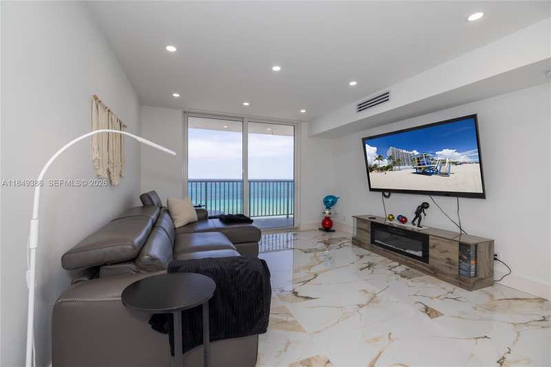 400 N Surf Rd # 1002, Hollywood FL 33019