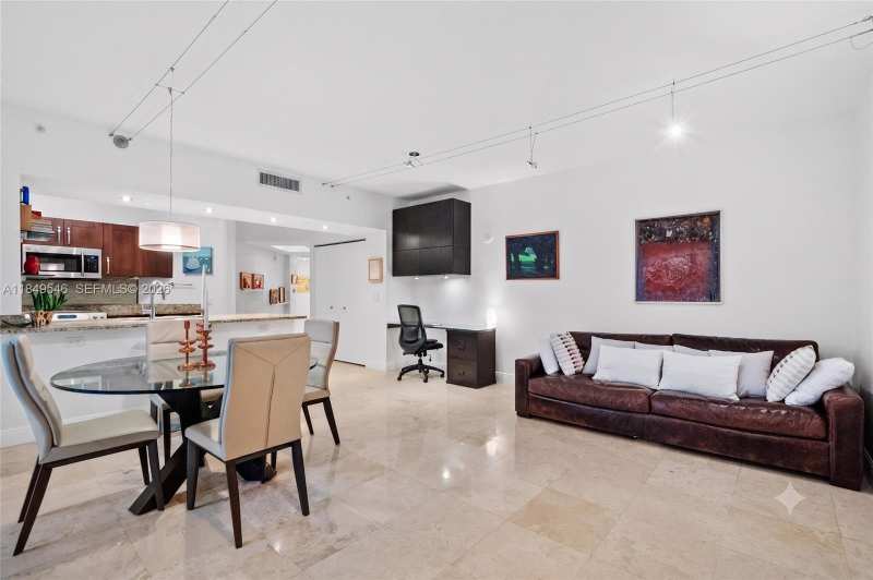 19900 E Country Club Dr # 212, Aventura FL 33180