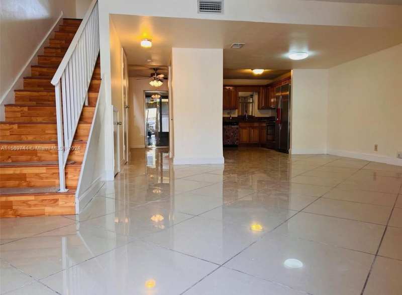 6534 SW 41st Street, Davie FL 33314