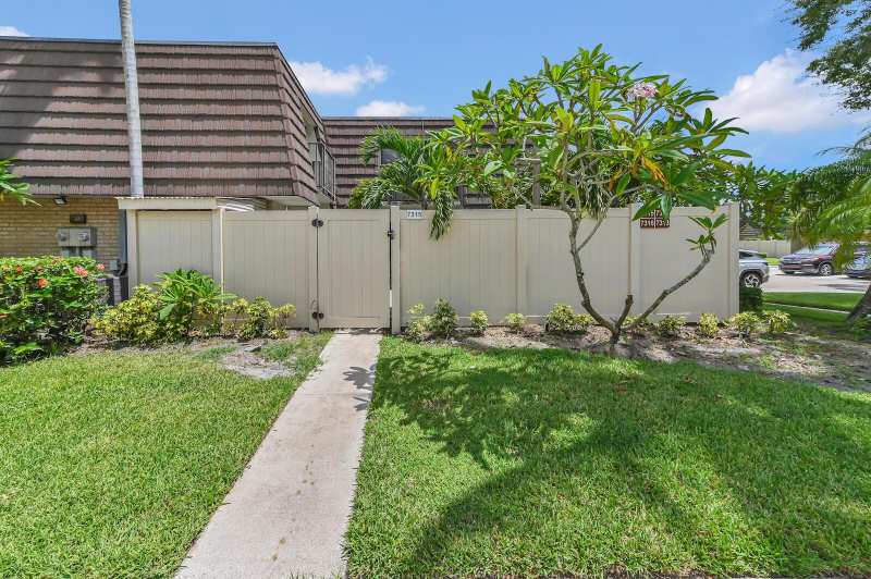 7315 73rd Way, West Palm Beach FL 33407
