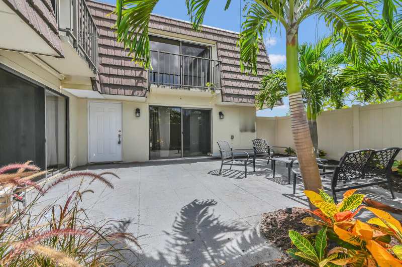 7315 73rd Way, West Palm Beach FL 33407