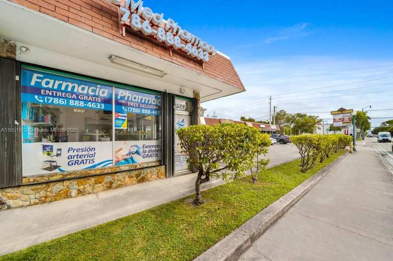 3401 SW 8th St, Miami FL 33135