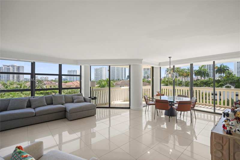1000 W Island Blvd # 504, Aventura FL 33160