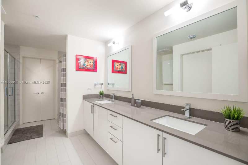 999 SW 1st Ave # 1715, Miami FL 33130