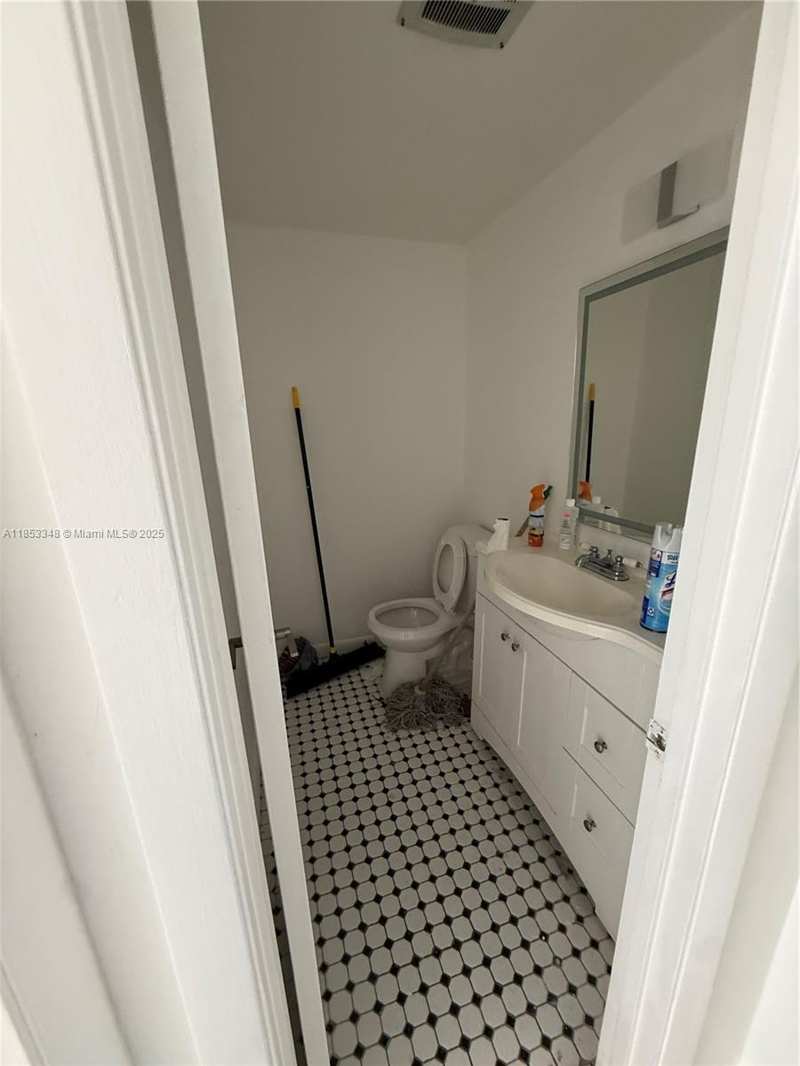 NE 125th st NE 125th St, North Miami FL 33161