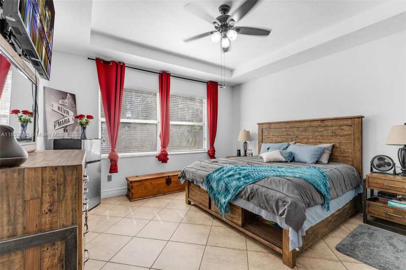 1755 NE 37th Ave, Homestead FL 33033