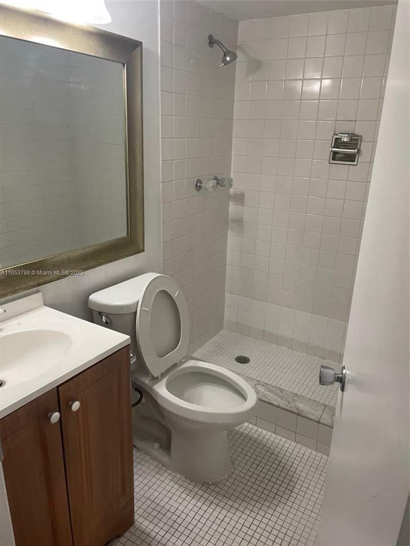 1075 Riverside Dr # 203, Coral Springs FL 33071