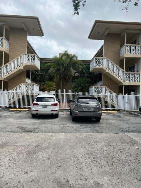 1958 Monroe St # 208, Hollywood FL 33020