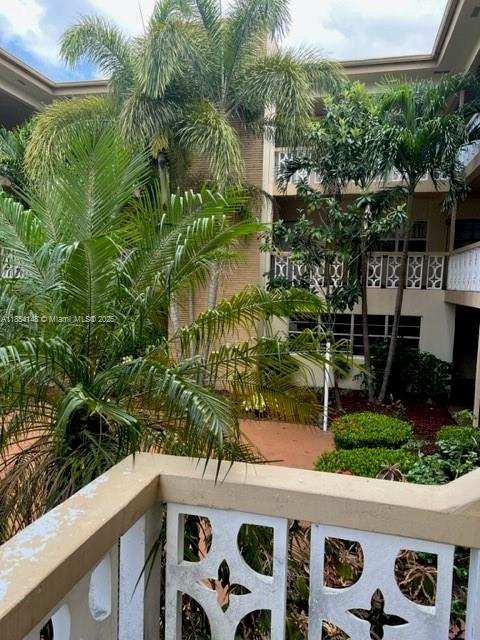 1958 Monroe St # 208, Hollywood FL 33020
