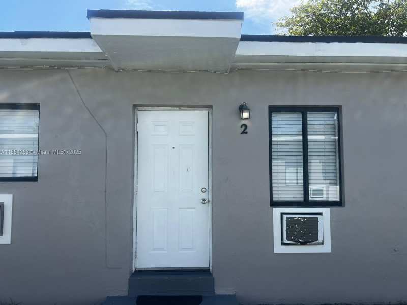 2090 NW 31st St # 2, Miami FL 33142