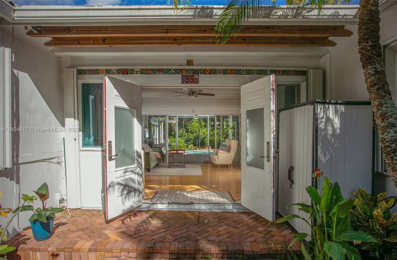 955 Van Buren St, Hollywood FL 33019