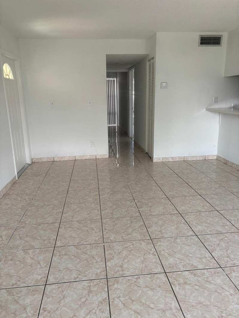 2075 NW 46th Avenue # I102, Lauderhill FL 33313