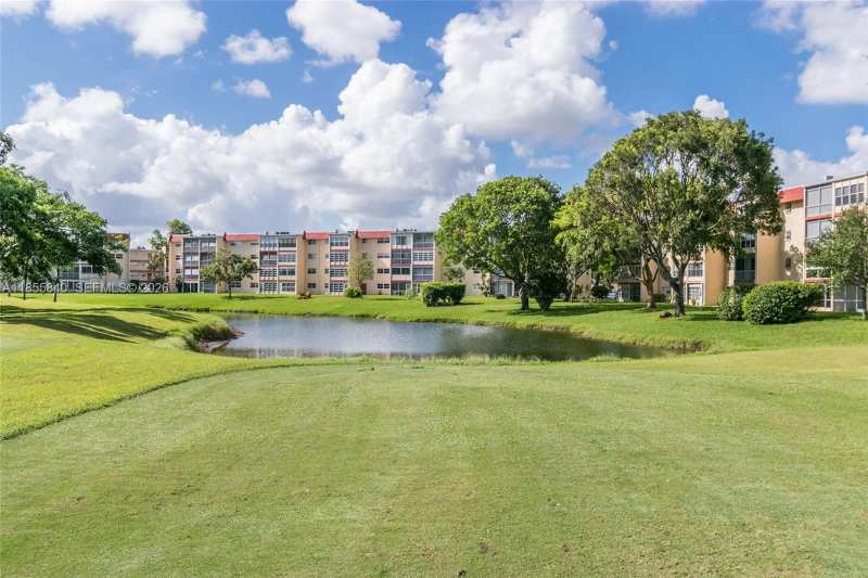1040 Country Club Dr # 309, Margate FL 33063