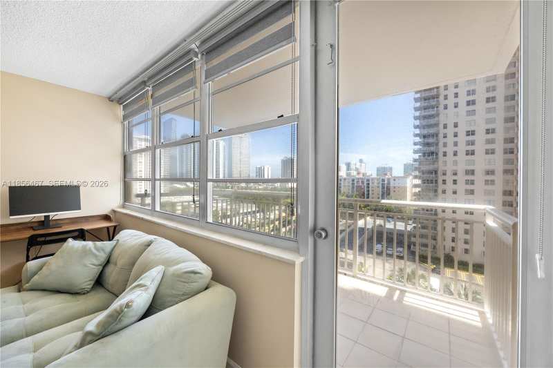 251 174th St # 812, Sunny Isles Beach FL 33160