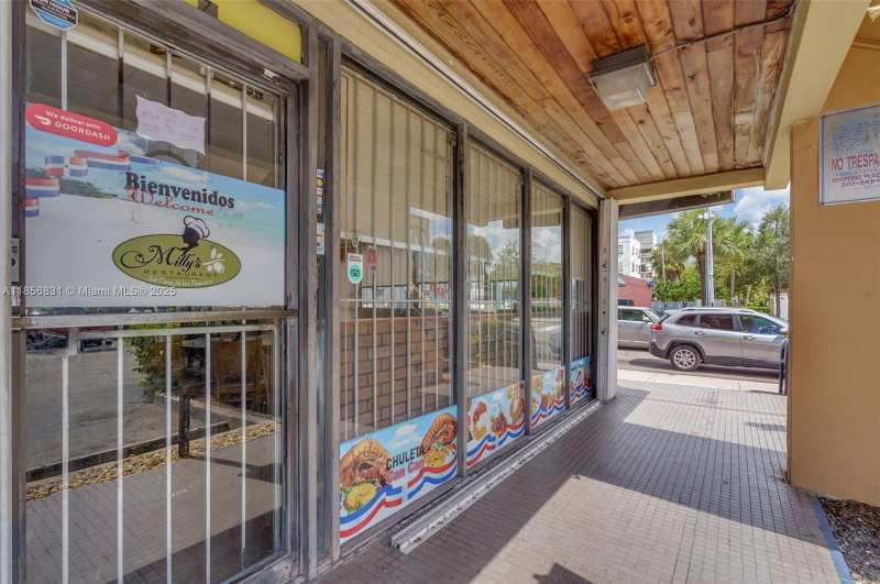 2742 SW 8th St, Miami FL 33135