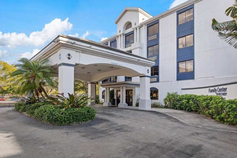 7051 Seacrest Boulevard, Lake Worth FL 33462