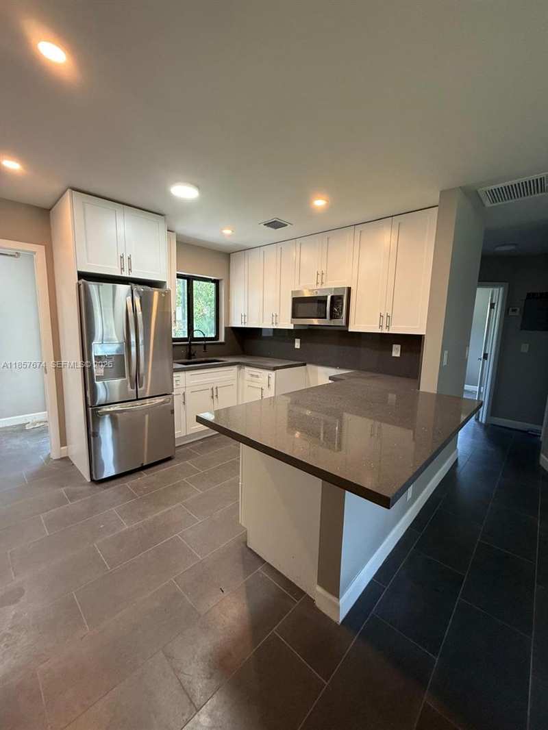2929 SW 19th St # 2, Fort Lauderdale FL 33312