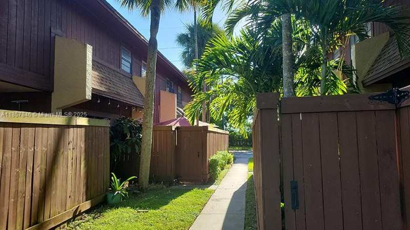 6445 SW 116th Pl # A, Miami FL 33173