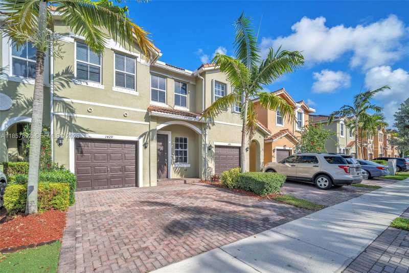 1429 SE 26th Ave, Homestead FL 33035