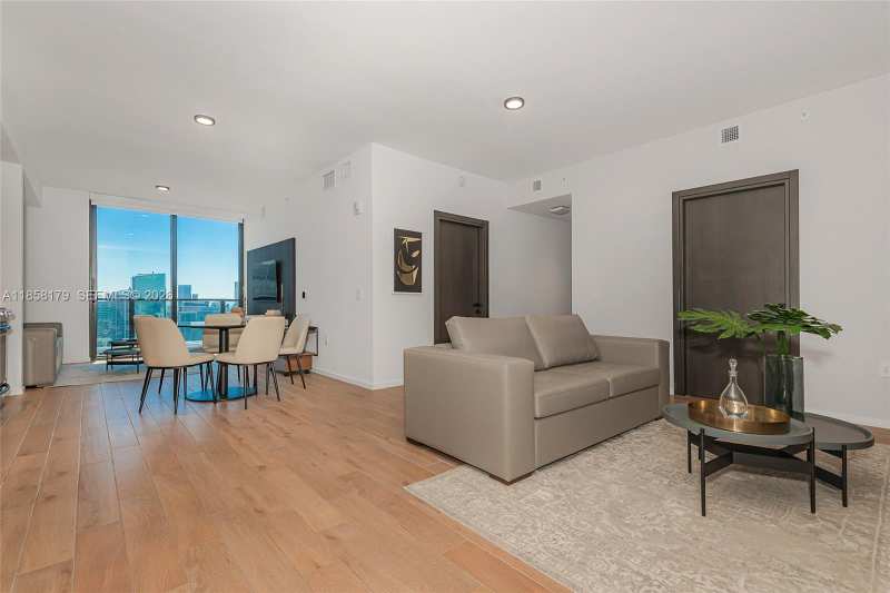 398 NE 5th St # 4417, Miami FL 33132