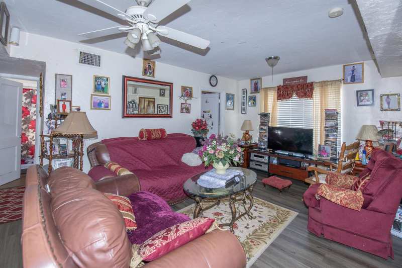 928 S Dixie Highway, FL 33460