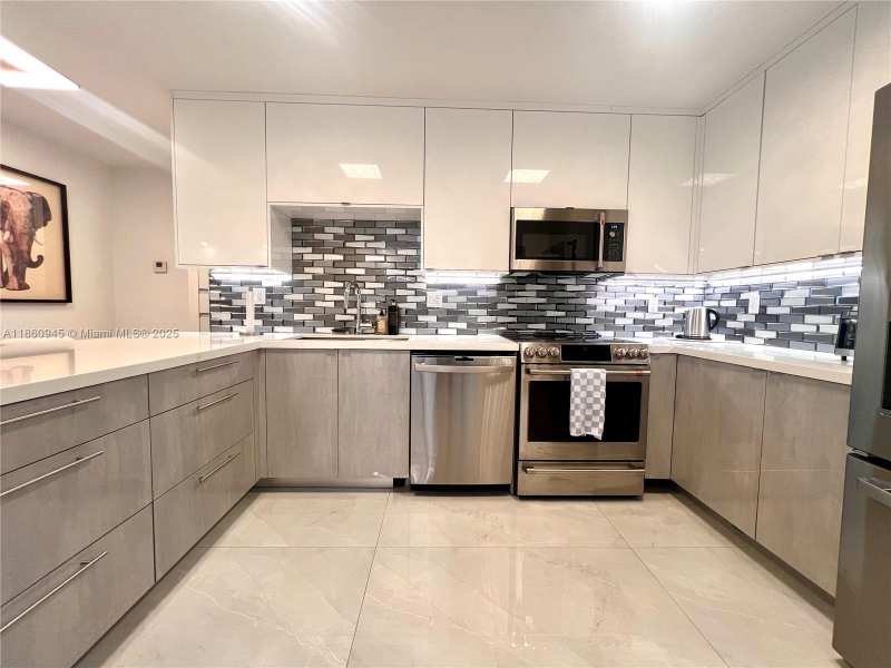 100 Bayview Dr # 1524, Sunny Isles Beach FL 33160